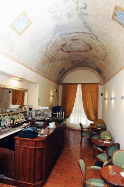 Hotel Urbano V Монтеф'ясконе Екстер'єр фото