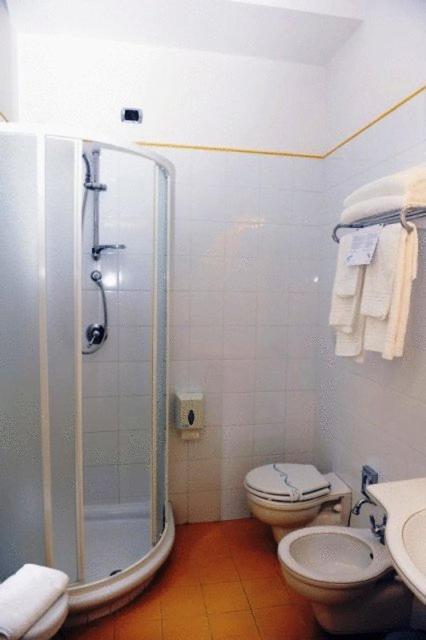 Hotel Urbano V Монтеф'ясконе Номер фото