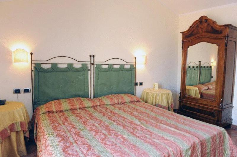 Hotel Urbano V Монтеф'ясконе Номер фото